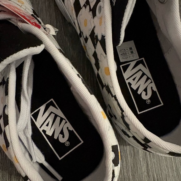 Vans Authentic Daisy Shoe (Size 6) - Picture 5 of 5